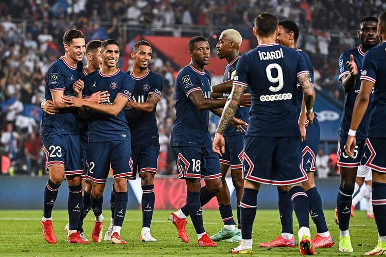 IM体育世界杯2026-红蓝之争：豪门对决竞技殿堂