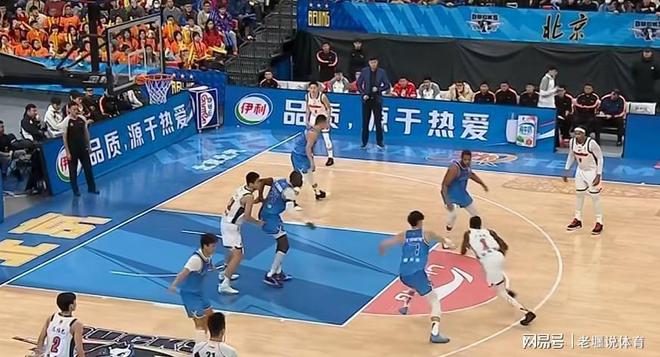 福建队不敌上海男篮,遭遇双败 福建队不敌上海男篮,遭遇双败
