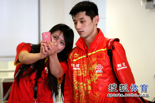 日本乒乓球队轻取瑞典乒乓球队,张继科爆发神勇 日本乒乓球队轻取瑞典乒乓球队,张继科爆发神勇