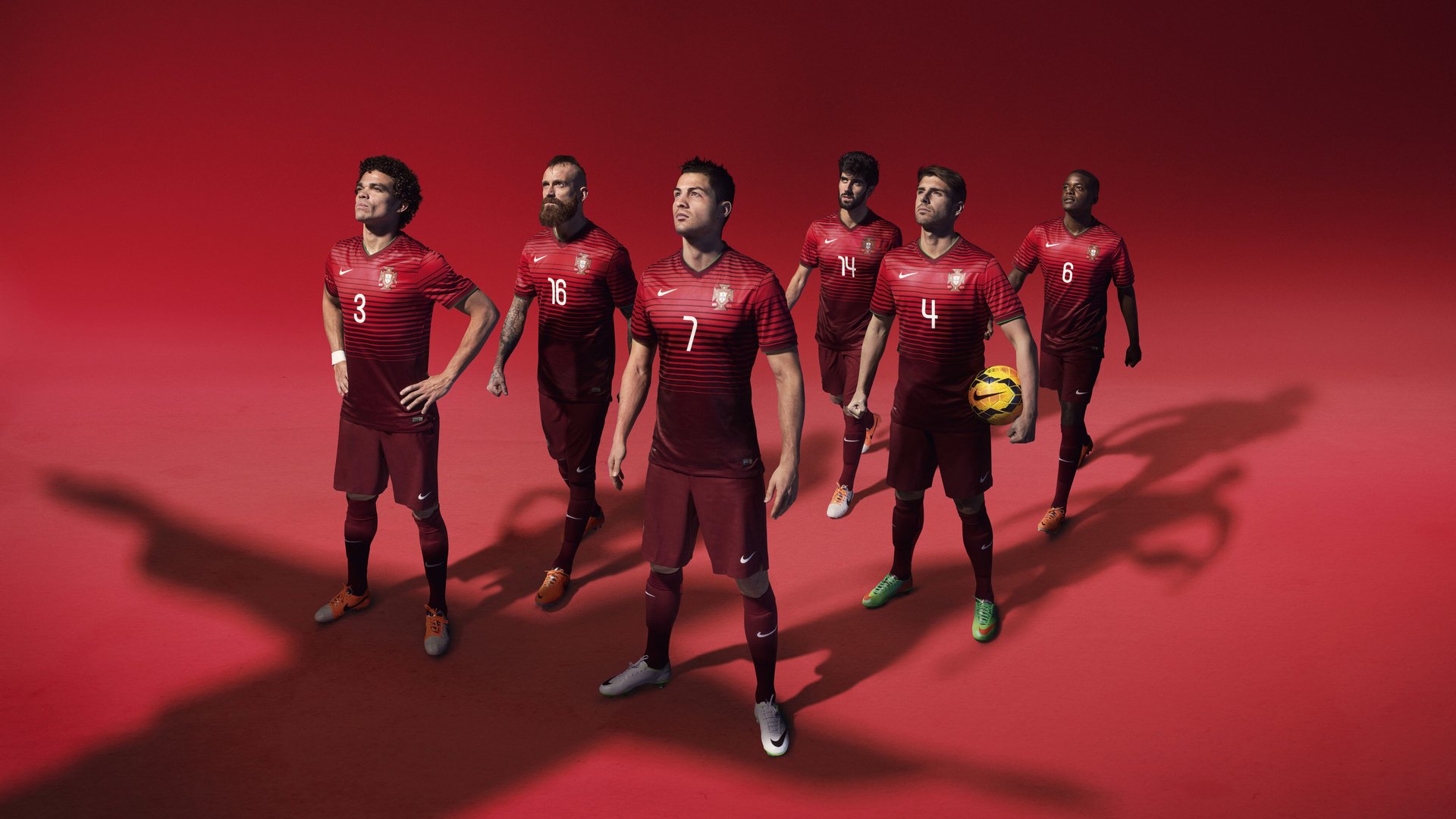 太阳强势晋级独行侠,当篮球之光映照英超绿茵场